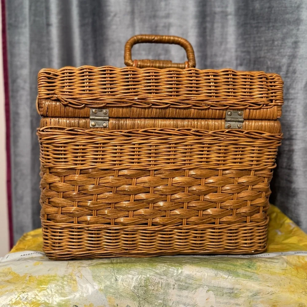 Vtg Boho Wicker Sewing Basket w/ Folding Locking Handles